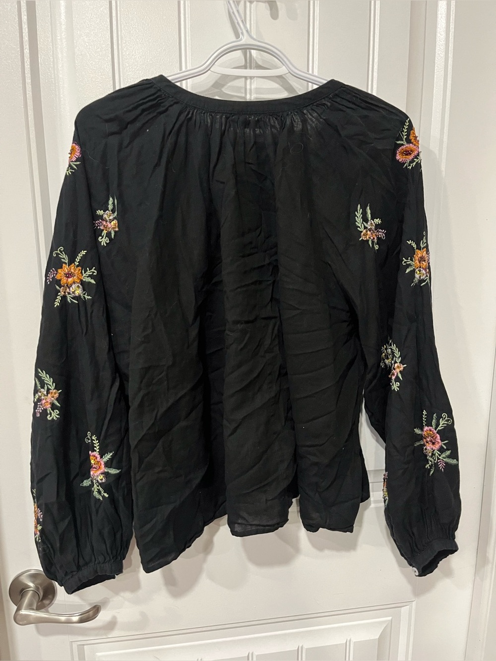 Sfera collection EU large (Medium US) black with embroidery peasant top - Picture 4 of 5